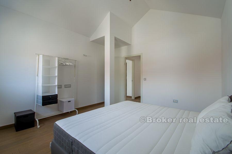 Luxurious penthouse, long term lease