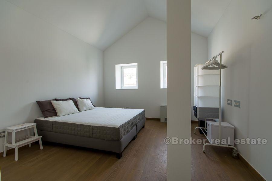 Luxurious penthouse, long term lease