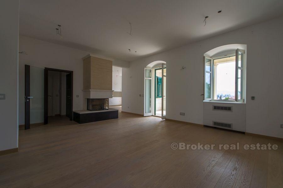 Geräumige luxuriöse Wohnung mit zwei Schlafzimmern