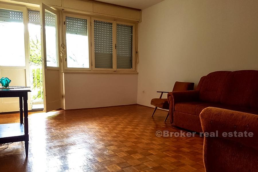Komforan dvosoban stan, na prodaju