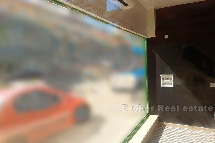 Bol, spazio commerciale vendite-mostre