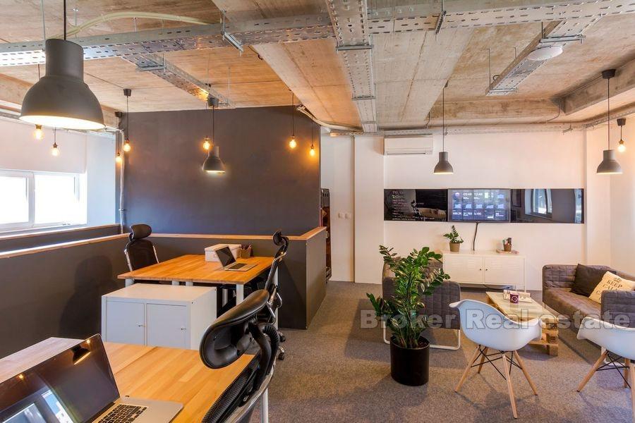 Ufficio in un edificio per uffici