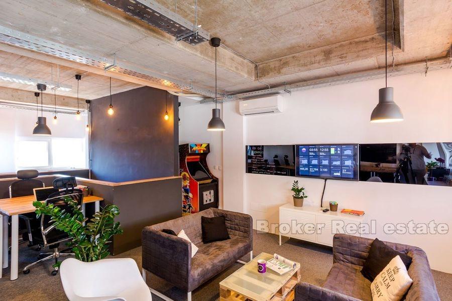 Ufficio in un edificio per uffici