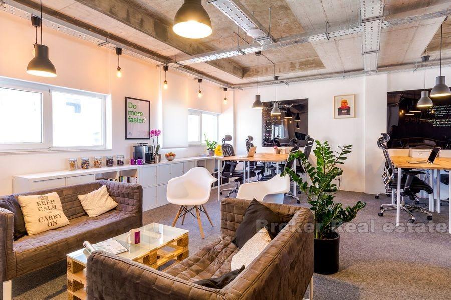 Ufficio in un edificio per uffici