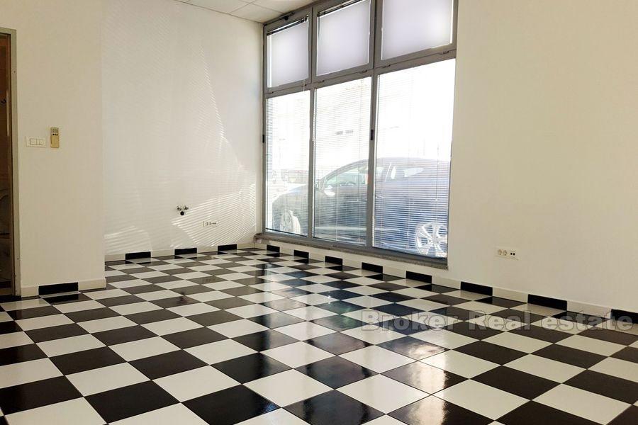 Dragovode, commercial space