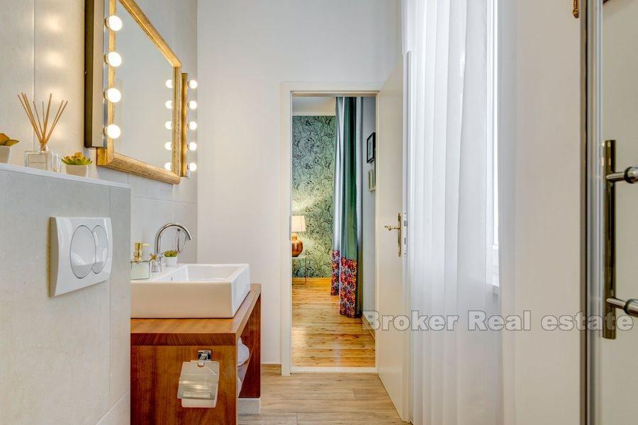 Varos, apartment with three bedrooms for tourism