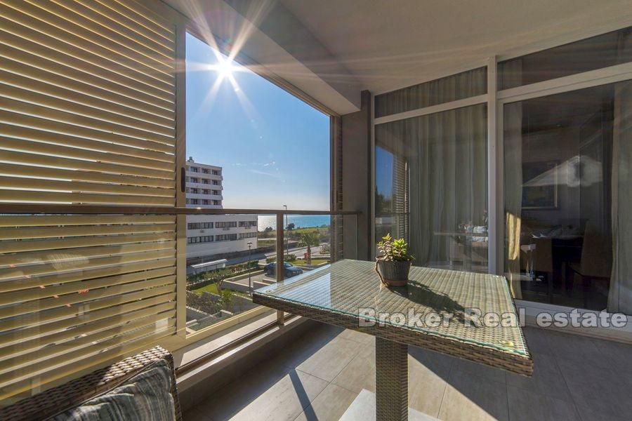 Znjan, moderno appartamento con tre camere da letto con vista mare