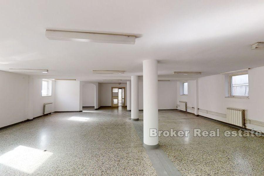 Bürogebäude zur Anpassung