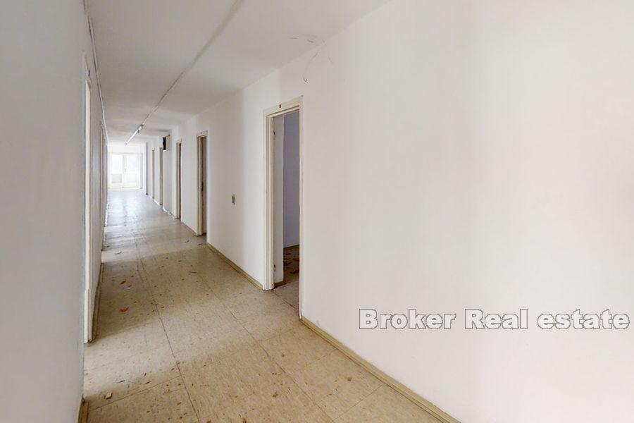 Kontorsbyggnad för anpassning