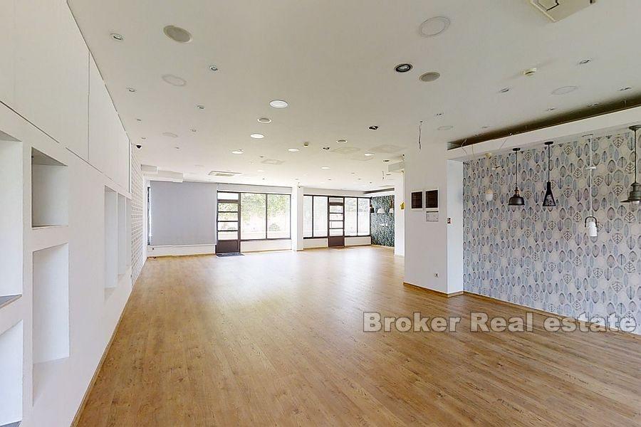 Bol, espace bureau de 116m2