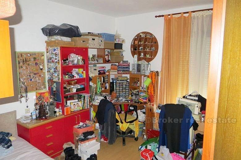 Drei-Zimmer-Wohnung