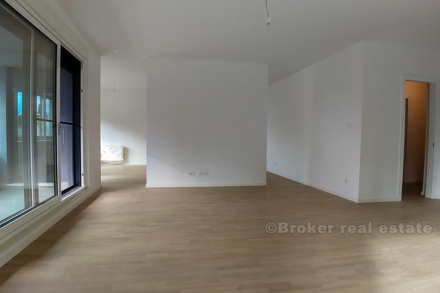 Przestronny apartament z trzema sypialniami do wynajęcia