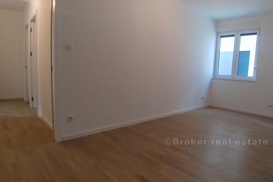 Przestronny apartament z trzema sypialniami do wynajęcia