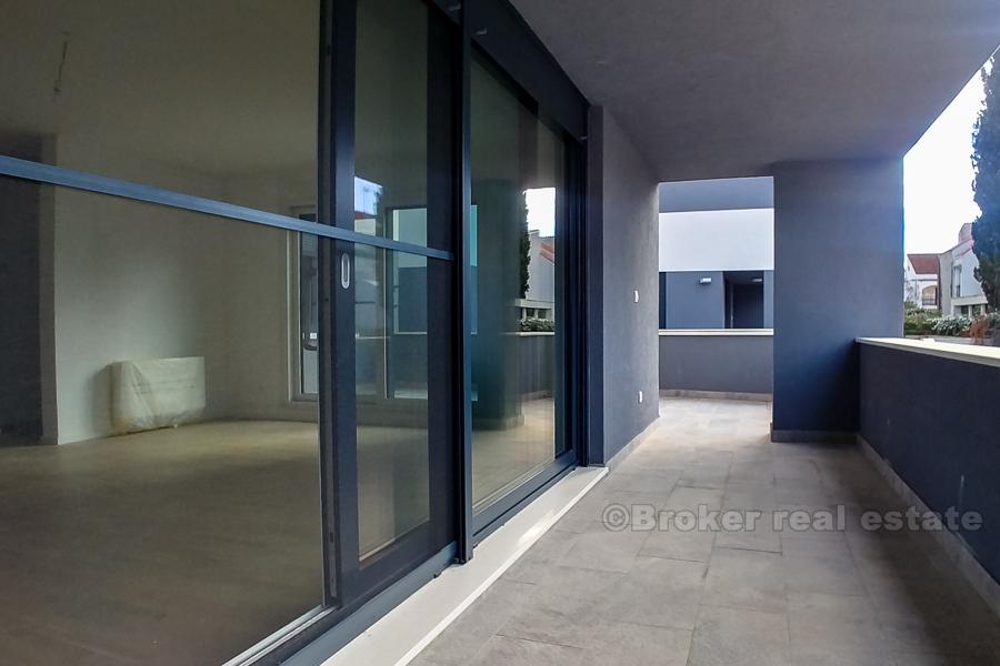 Przestronny apartament z trzema sypialniami do wynajęcia