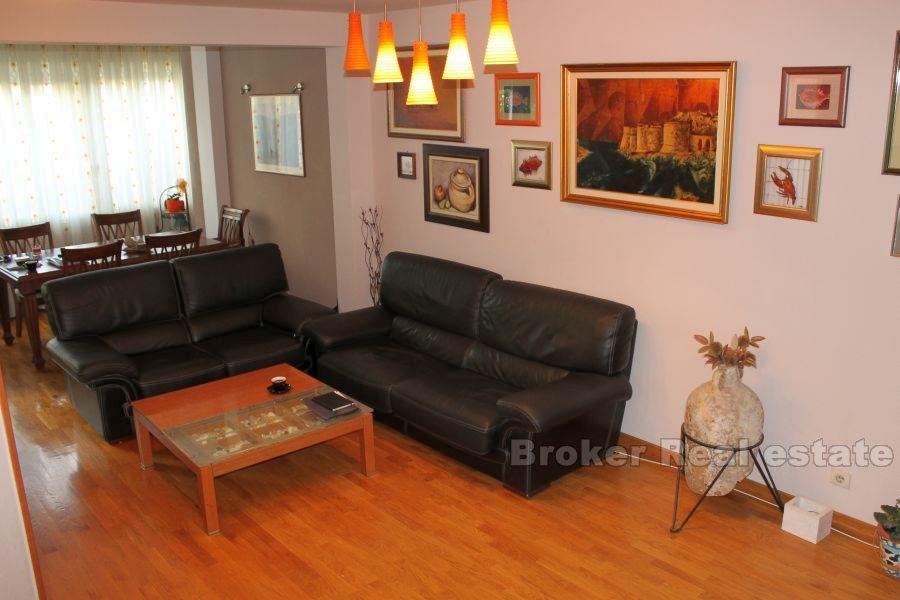 Mieszkanie trzy pokojowe, na sprzedaż