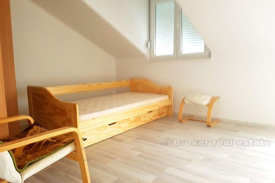 Nybyggt hus, til salgs
