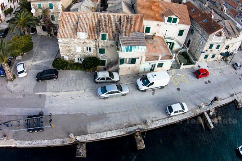 Maison en pierre à la mer, à vendre