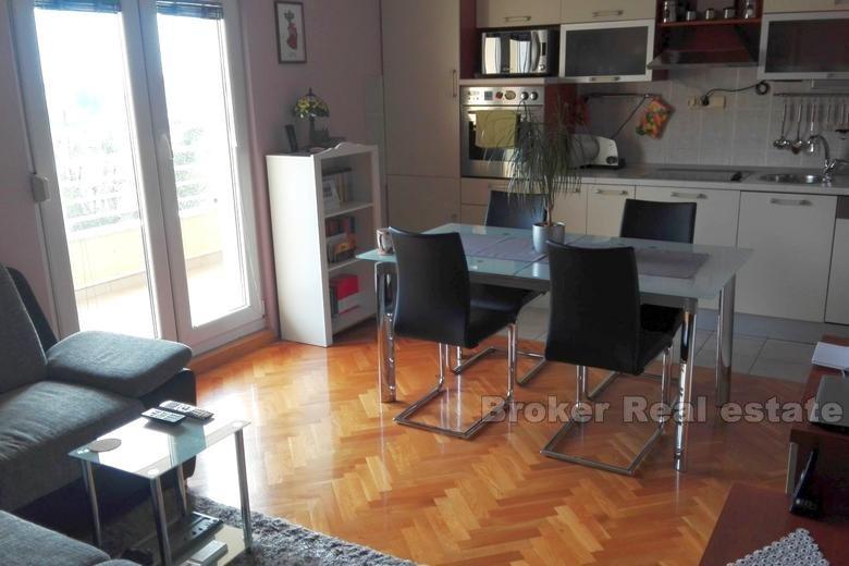 Apartament z trzema sypialniami, na sprzedaż
