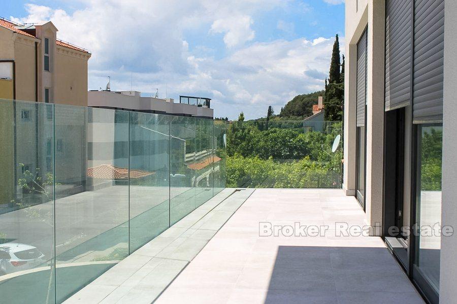 Appartamento con due camere da letto, vista mare, vendita