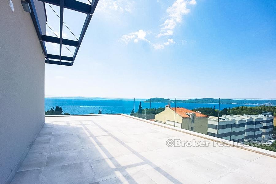 Penthouse z widokiem na morze, na sprzedaż