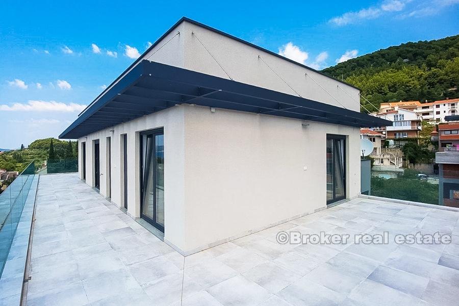 Penthouse with sea view, for sale