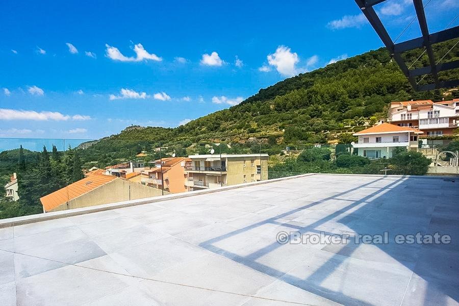 Penthouse z widokiem na morze, na sprzedaż