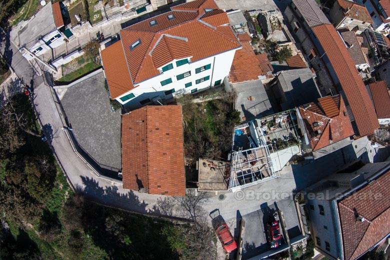 Pozemek s stavební povolení, na prodej