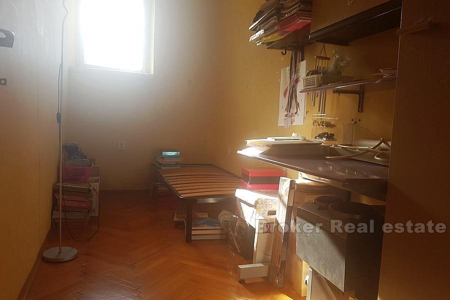 Komfortowy apartament z trzema sypialniami, na sprzedaż