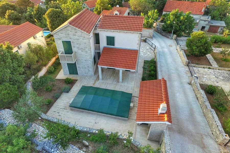 Quatre maisons, à vendre