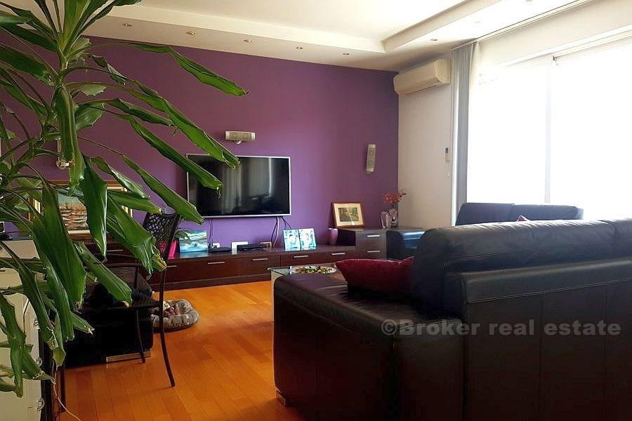 Apartament z trzema sypialniami, na sprzedaż