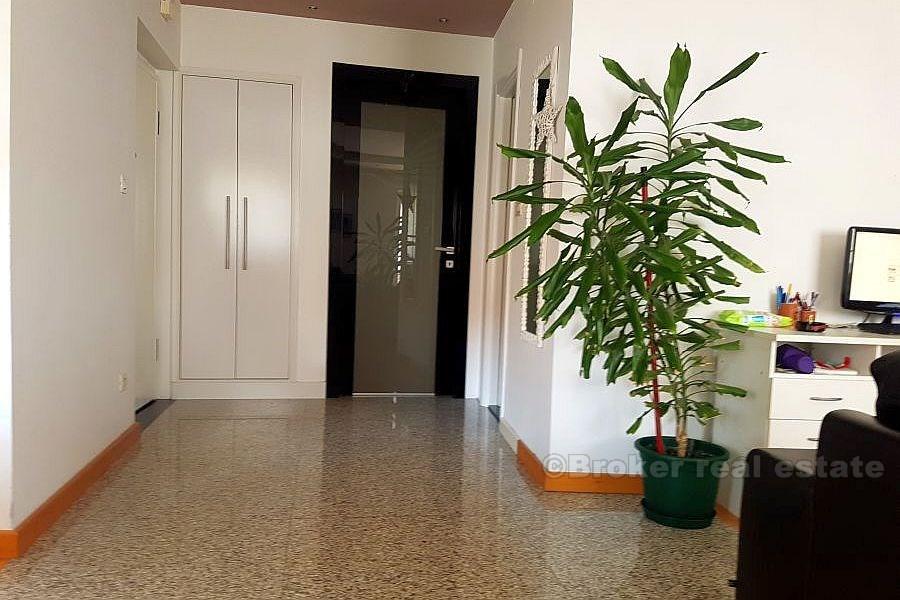 Apartament z trzema sypialniami, na sprzedaż