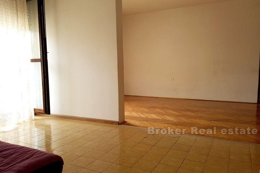 Sućidar, comfortable three bedroom apartment, for sale