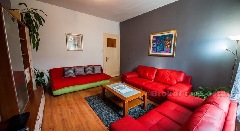 Komfortable Wohnung mit zwei Schlafzimmern, zu vermieten