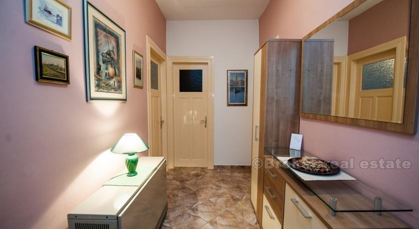 Komfortable Wohnung mit zwei Schlafzimmern, zu vermieten