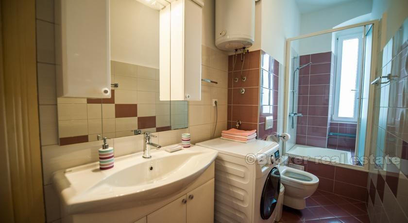 Komfortable Wohnung mit zwei Schlafzimmern, zu vermieten