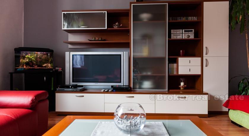Komfortable Wohnung mit zwei Schlafzimmern, zu vermieten