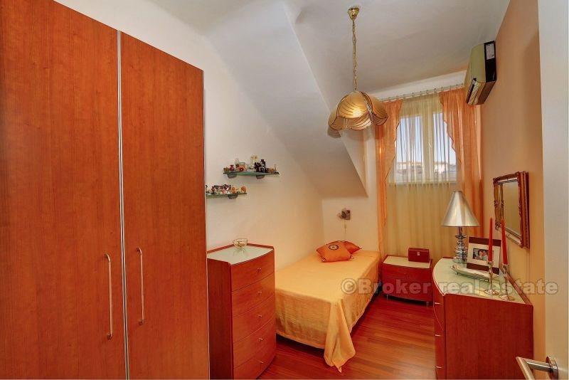 Квартира, три спальни, для продажи