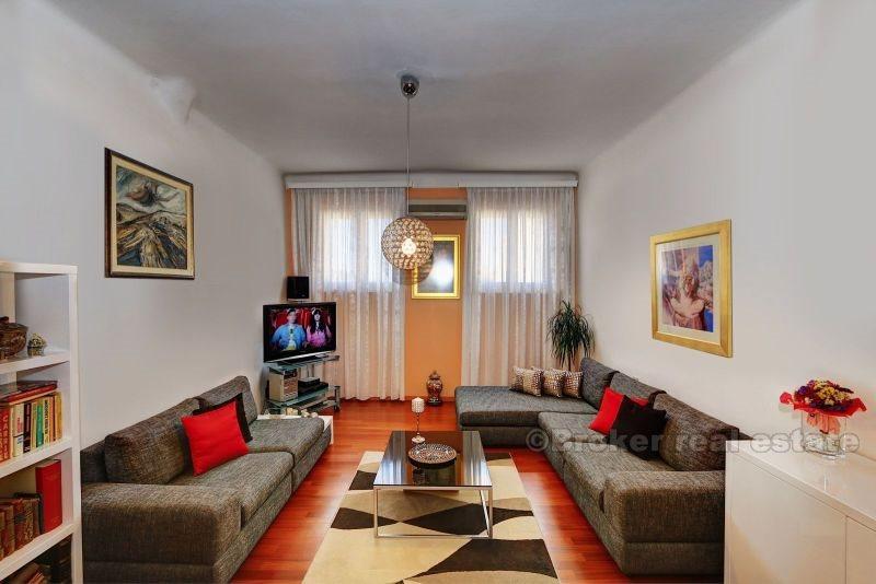 Appartement, trois chambres, à vendre