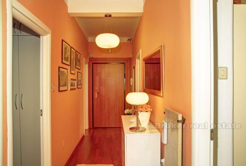 Appartement, trois chambres, à vendre