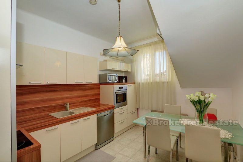 Appartement, trois chambres, à vendre