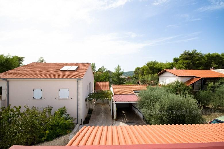 Spaziosa casa a due piani, in vendita