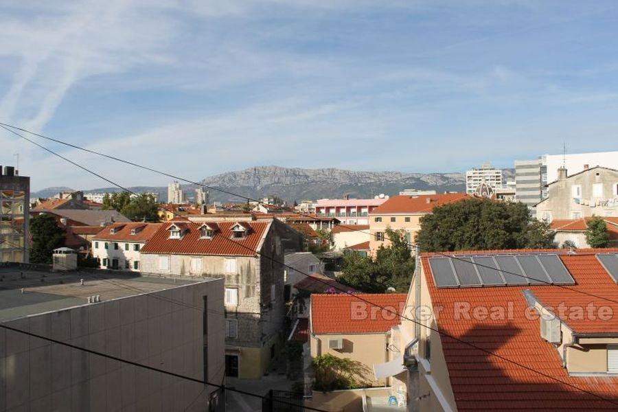 Appartement à deux chambres, à vendre