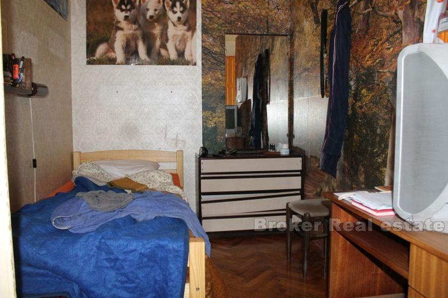 Appartement à deux chambres, à vendre