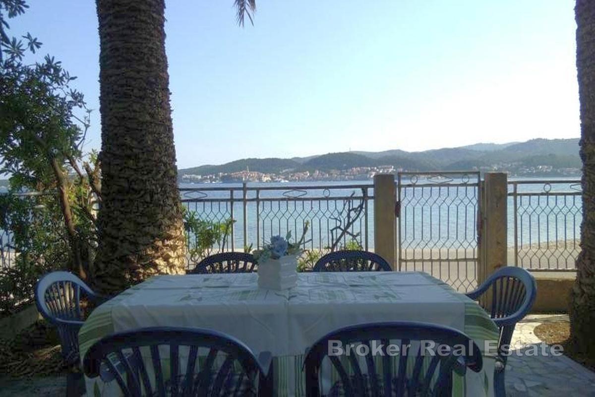 Kuća uz more, za prodaju