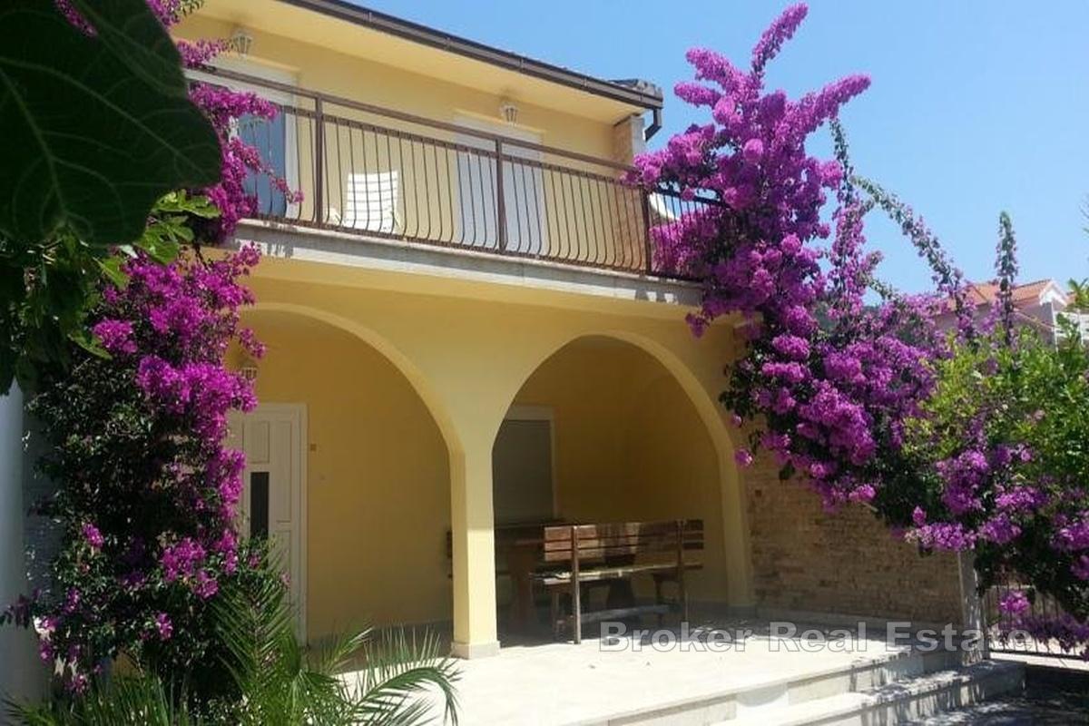 Kuća uz more, za prodaju