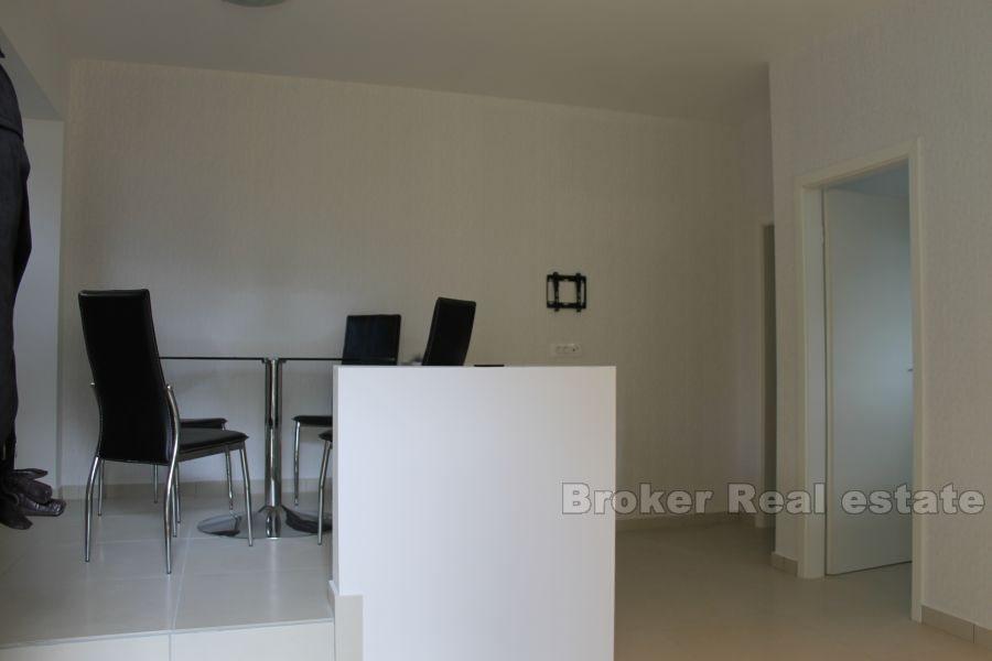 Trois appartements, à vendre