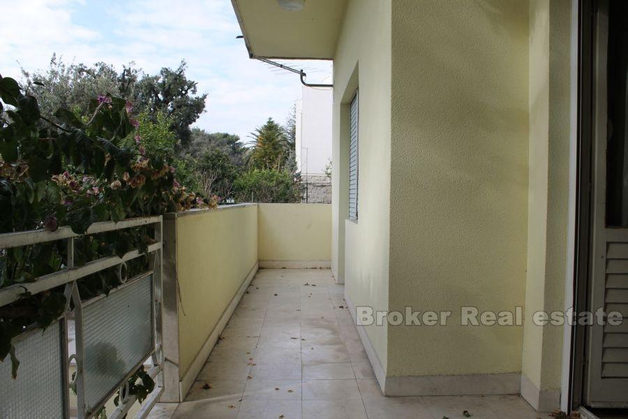 Trois appartements, à vendre