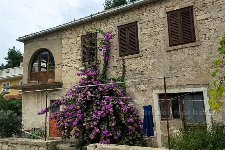 Semi-detached house, for sale