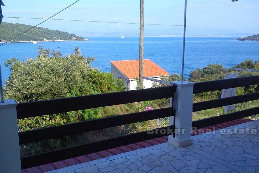 Isola di Solta, casa con vista mare