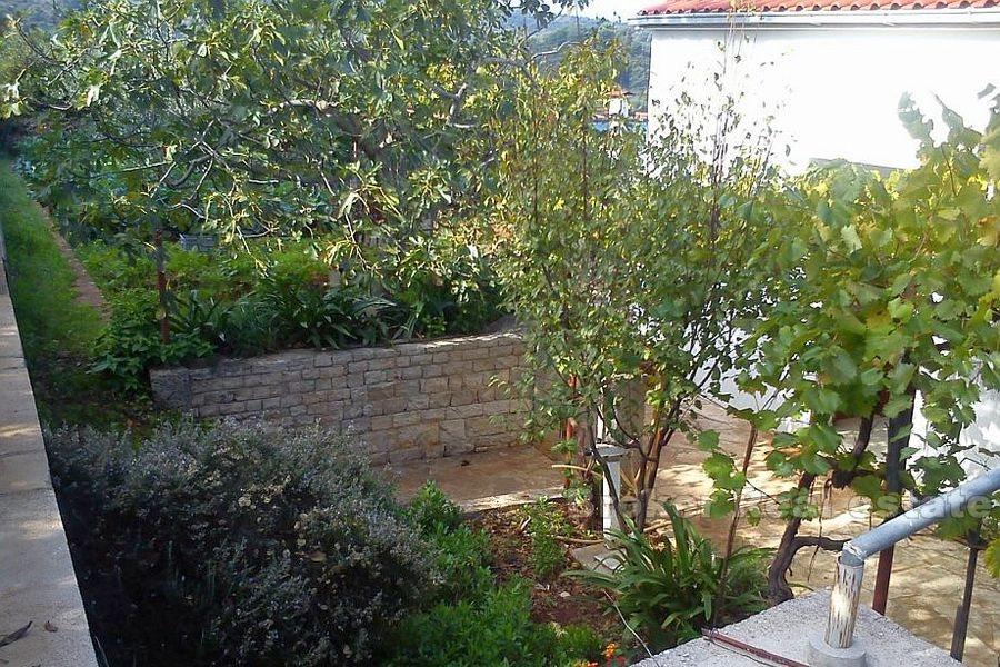 Остров Солта, дом с видом на море